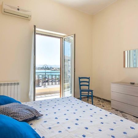 Casetta Vista Mare In Piazza A Mondello Palermo Exteriér fotografie