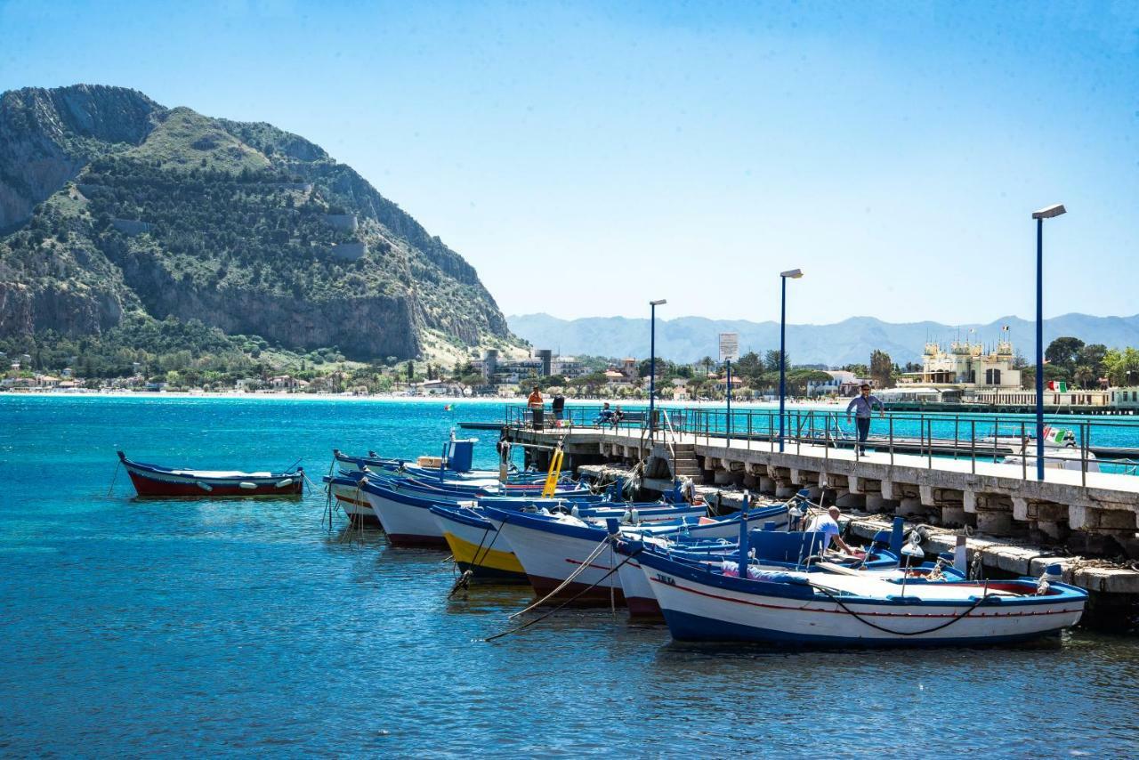 Casetta Vista Mare In Piazza A Mondello Palermo Exteriér fotografie