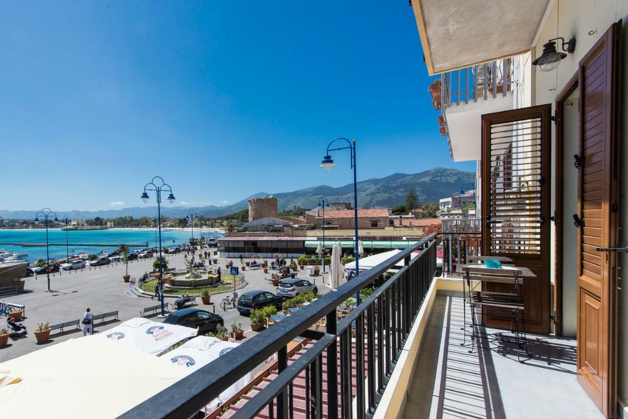 Casetta Vista Mare In Piazza A Mondello Palermo Exteriér fotografie