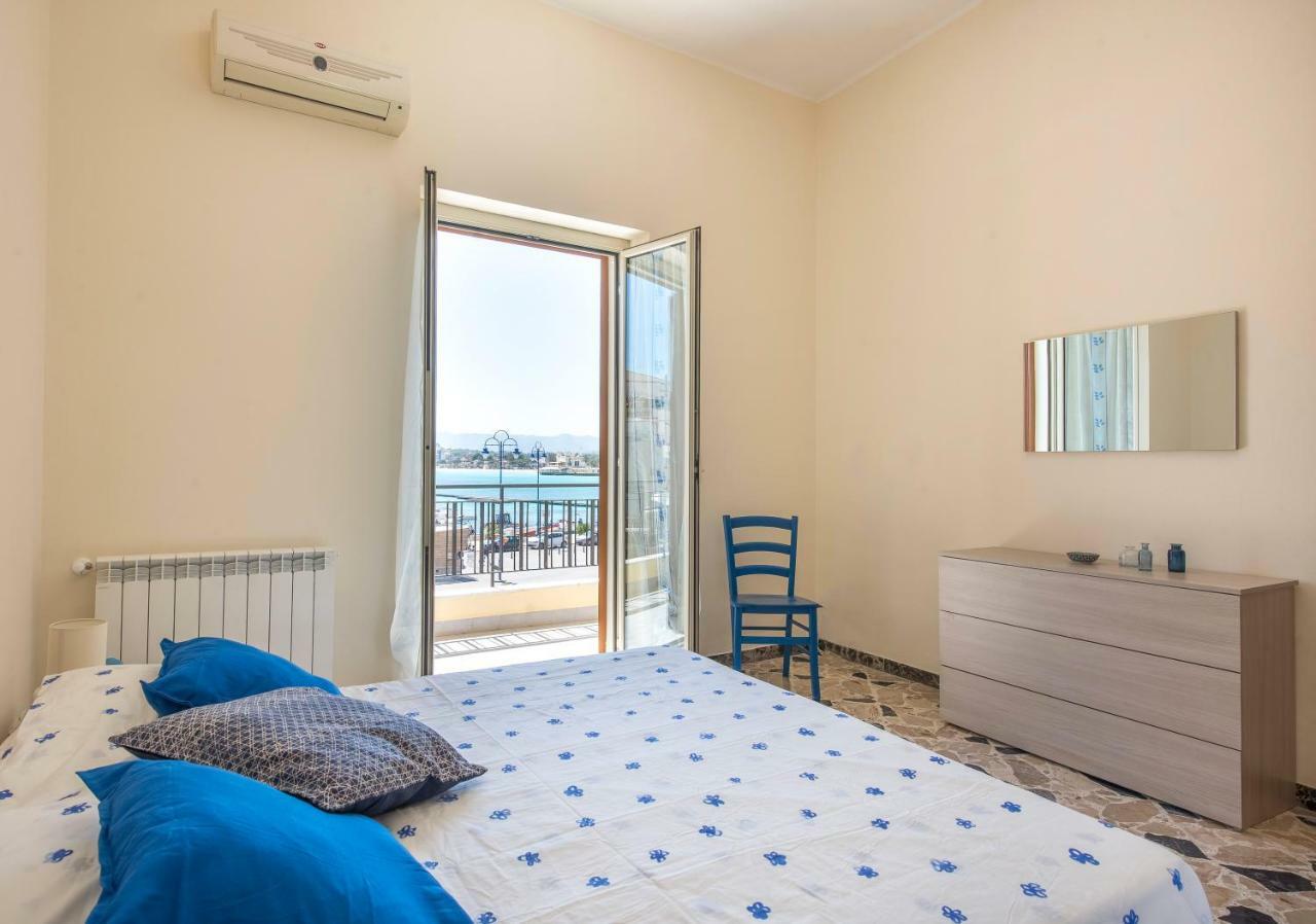 Casetta Vista Mare In Piazza A Mondello Palermo Exteriér fotografie