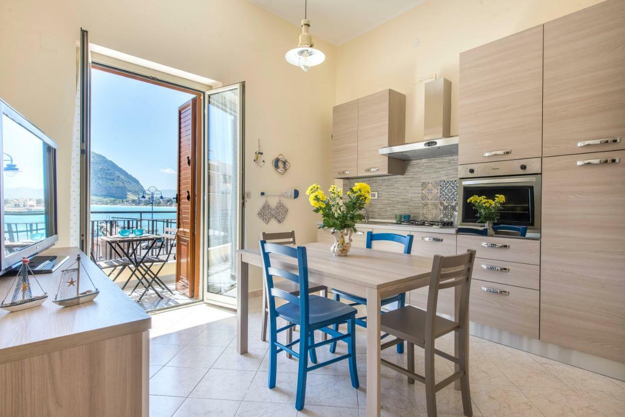 Casetta Vista Mare In Piazza A Mondello Palermo Exteriér fotografie