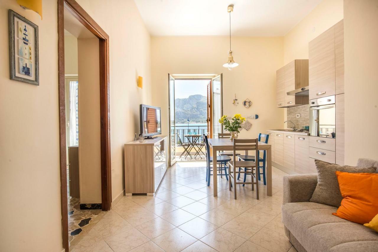 Casetta Vista Mare In Piazza A Mondello Palermo Exteriér fotografie