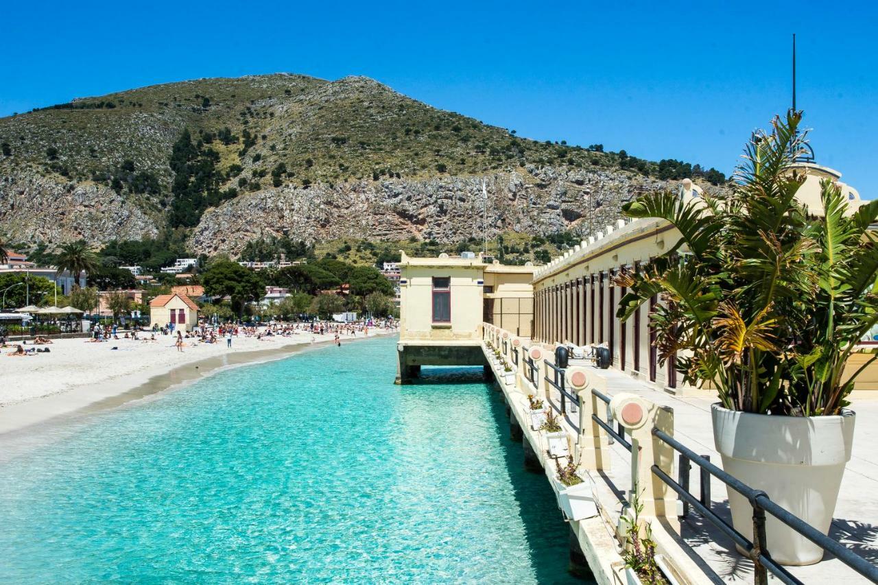 Casetta Vista Mare In Piazza A Mondello Palermo Exteriér fotografie